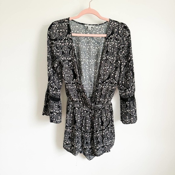 American Eagle Outfitters Black Pink Ditzy Floral Boho Romper sz XXS - Picture 7 of 13